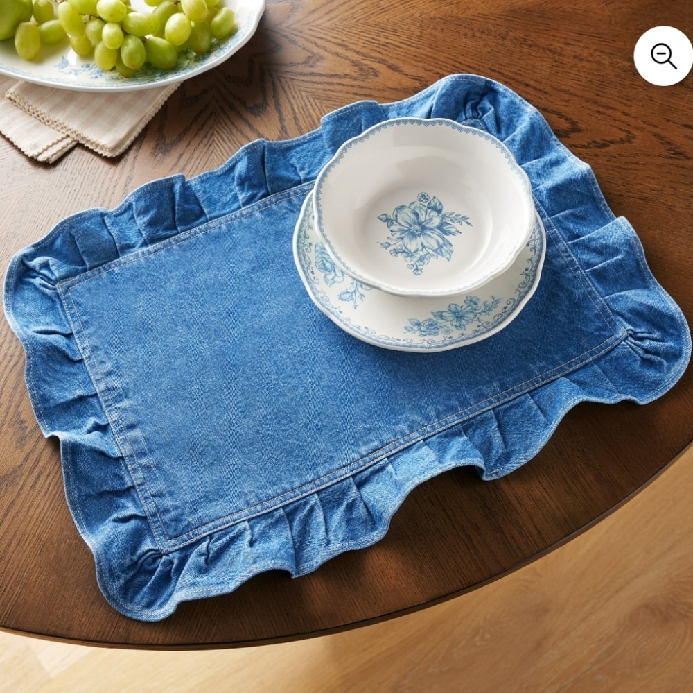 💕 6 PK New Pioneer Woman Denim Blue Ruffled Placemats